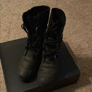 Joan of arctic wedge